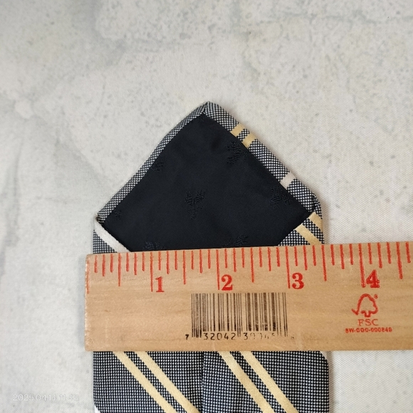 Brooks Basics Silk Necktie Gray and Yellow Striped Men's Tie Made In USA Formal - Picture 4 of 7